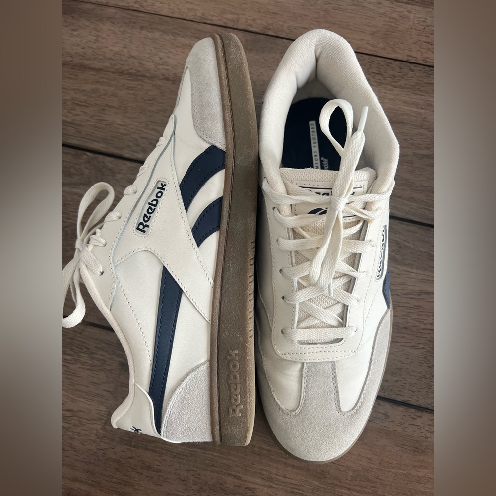 Reebok Men's Cream and Navy Sneakers